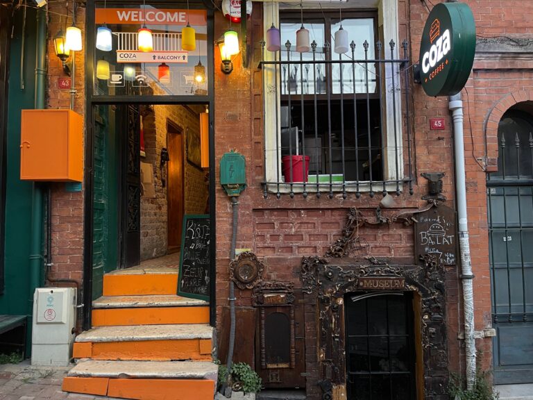Laptop-friendly café in Istanbul suitable for remote work