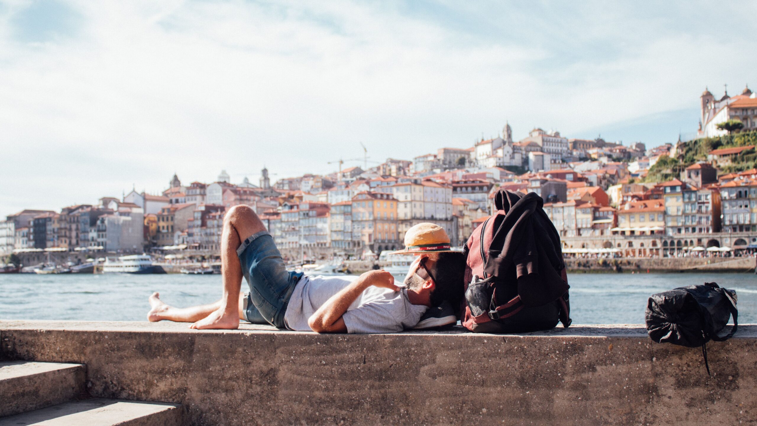 Living abroad and expat life in a new country