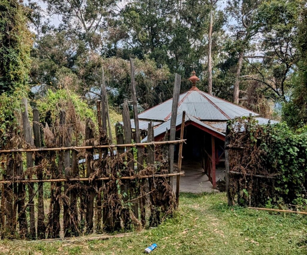 Traditional building along the hiking trail at Wenchi Crater Lake