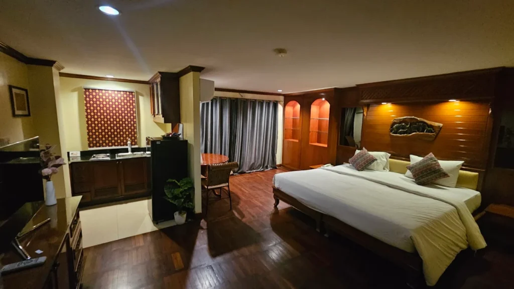 Royal Ivory Nana Bangkok for a long stay and remote work