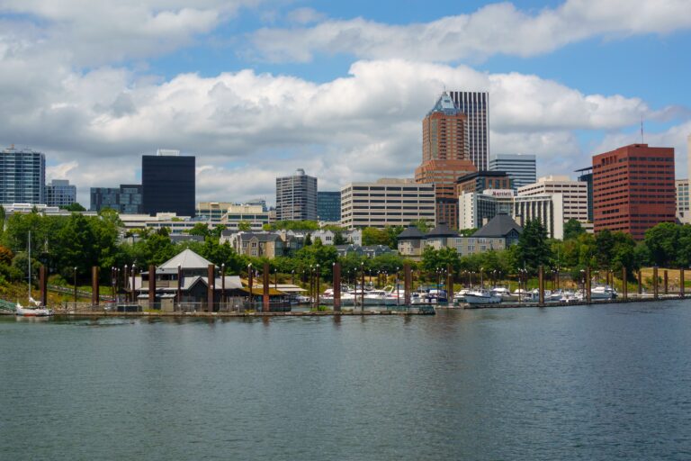Portland Oregon skyline and waterfront – is Portland worth visiting