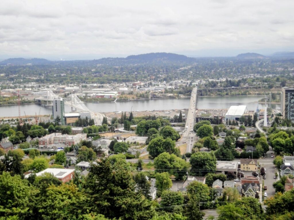 Panoramic view of Portland, Oregon and the Willamette River